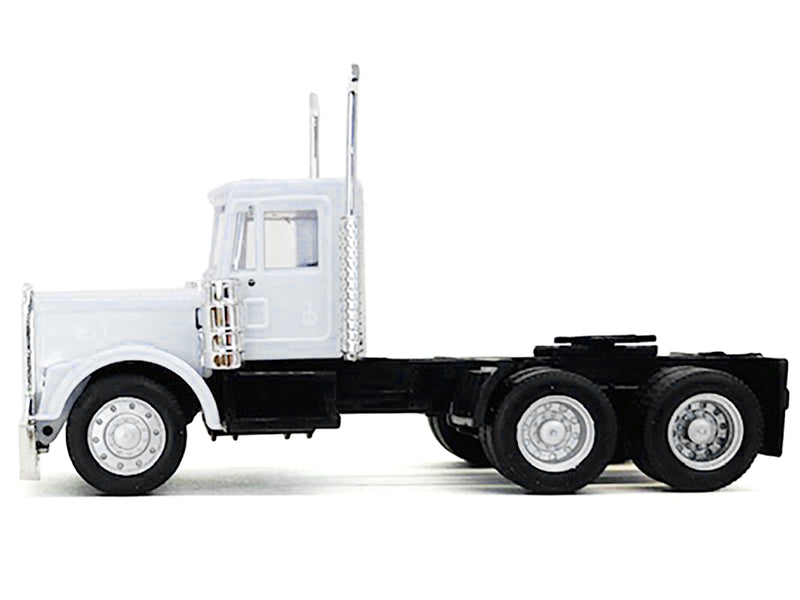 Kenworth W900 Short Day Cab "New Version" White 1/87 (HO) Plastic Model Car by Promotex