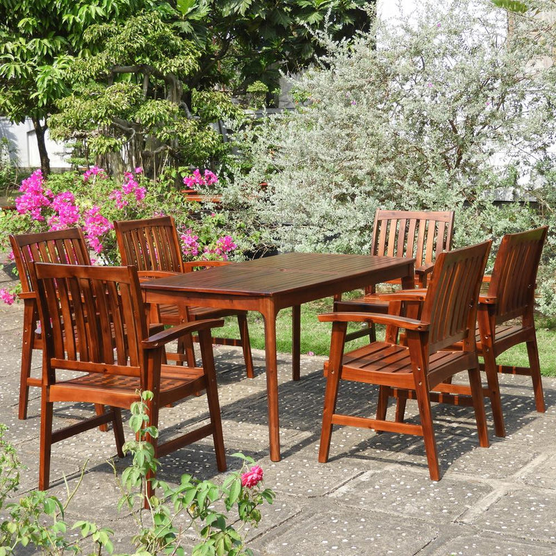 Highland Outdoor Dining Group, stain color