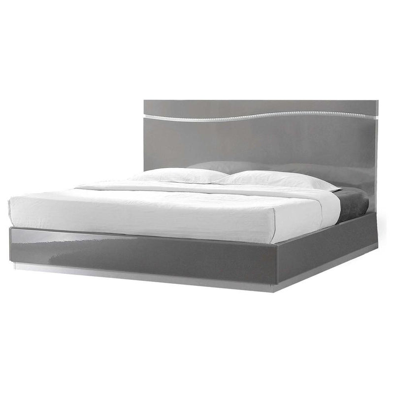 Best Master Leon Poplar Wood Cal King Platform Bed in Gray With Silver Base