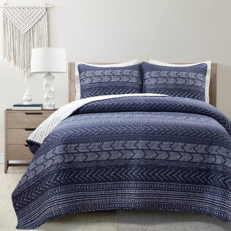 Full/Queen Scandinavian Chevron Navy Blue White Reversible Cotton Quilt Set