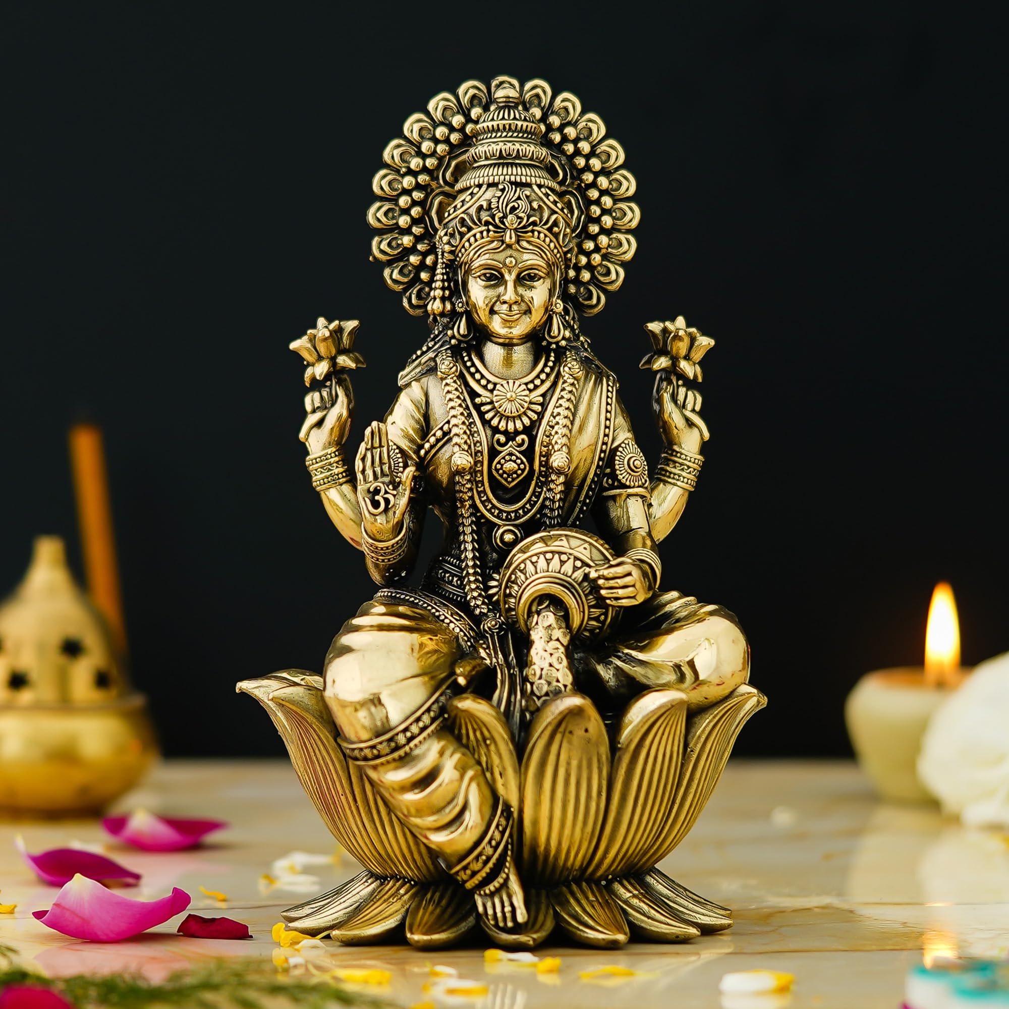 Brass Maa Lakshmi Sitting On Lotus Murti 4 Inch Goddess Laxmi Ji Blessing Idol For Diwali Pujan Maa Padma Feng Shui Vaishnavi Figurine Devi Narayani Statue For Home Office Gifting Decor Purpose