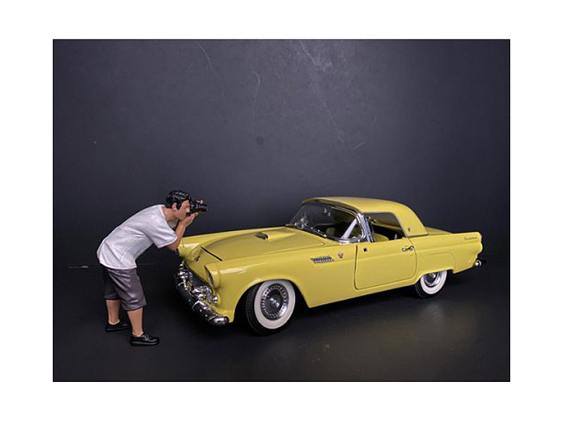 Weekend Car Show Figurine IV for 1/18 Scale Models by American Diorama