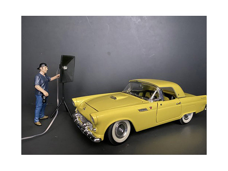 Weekend Car Show Figurine V for 1/18 Scale Models by American Diorama