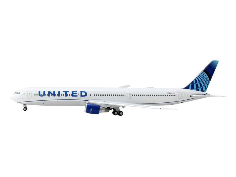 Boeing 767-400ER Commercial Aircraft "United Airlines" (N76064) White with Blue Tail 1/400 Diecast Model Airplane by GeminiJets