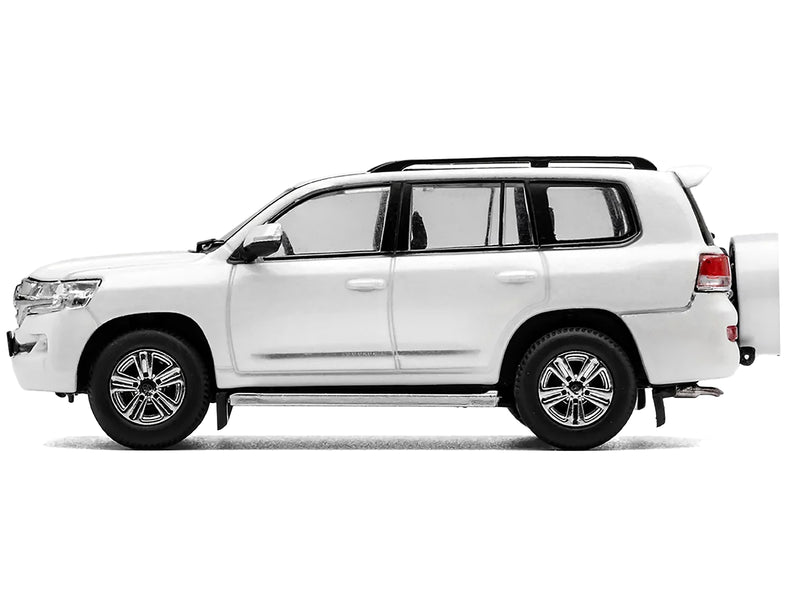 2015 Toyota Land Cruiser (200) White Metallic with Roof Rack 1/64 Diecast Model Car by GCD