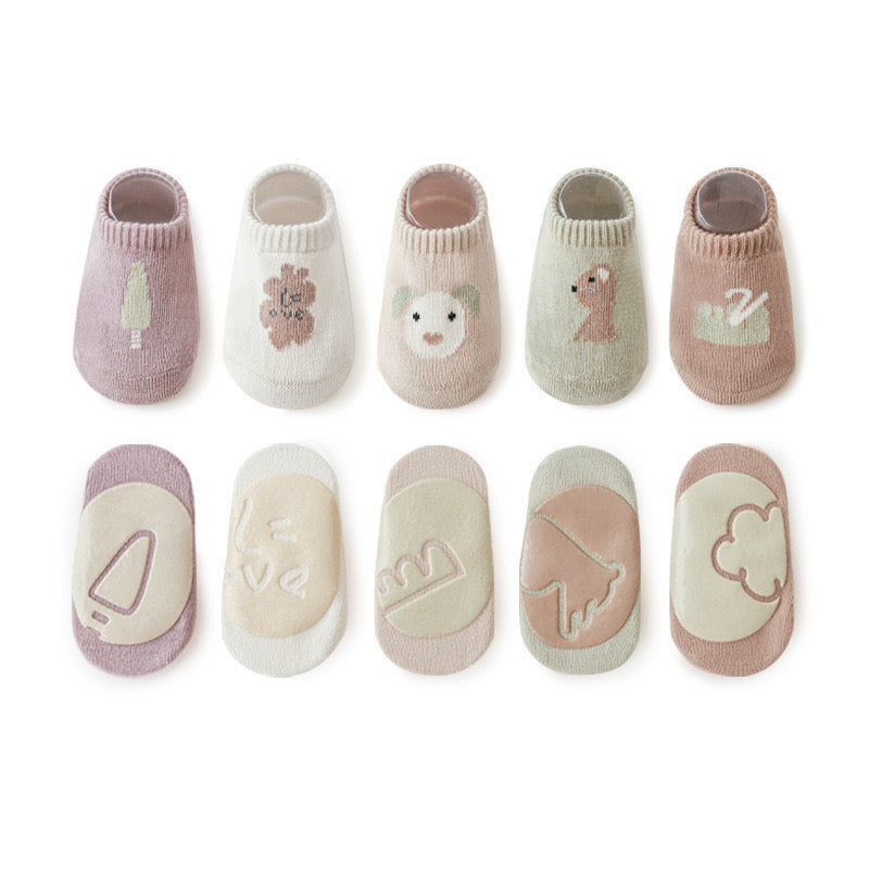 Kids Girl Embroidered Pattern Non-Slip Floor Soft Socks